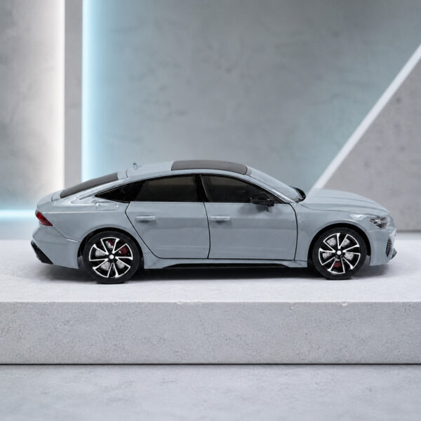 Audi RS 7 Sportback 1:24 Scale Model Car – Grey & Black