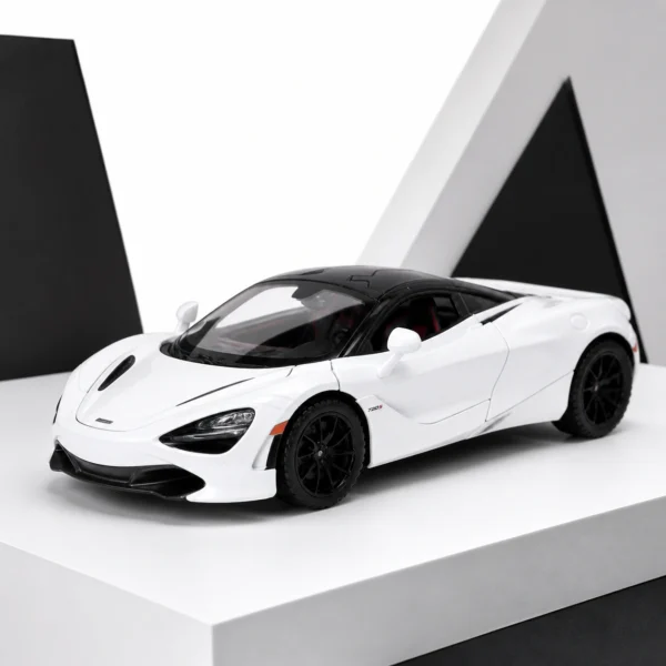 McLaren 720S 1:24 Scale Model Car – Black & White